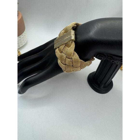 Nice Woven Gold Tone Wide Braided Bracelet w/Magnetic Clasp 7" - Picture 5 of 8